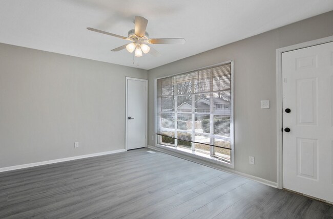 Building Photo - 7252 Ainsley St