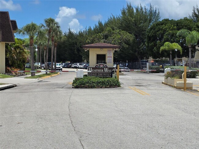 Building Photo - 13716 SW 90th Ave