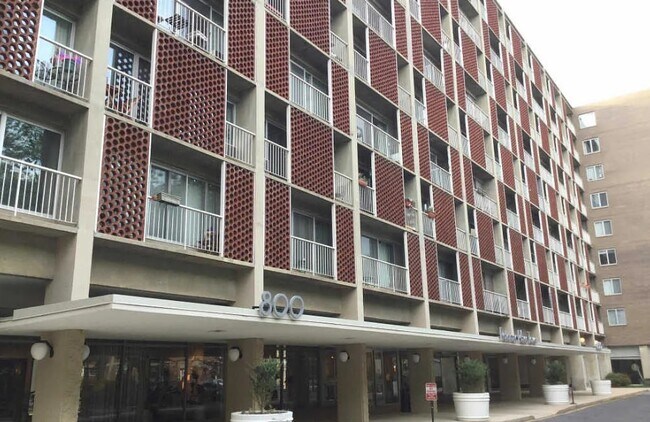 Building Photo - 800 4th St SW