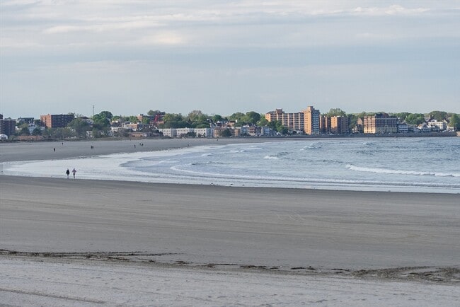 Building Photo - 285 Lynn Shore Dr