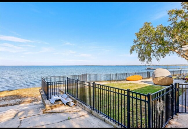 Building Photo - 3420 Lake Harney Cir