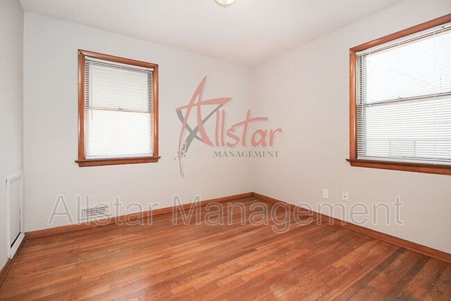 Building Photo - 3436 Dellwood Dr