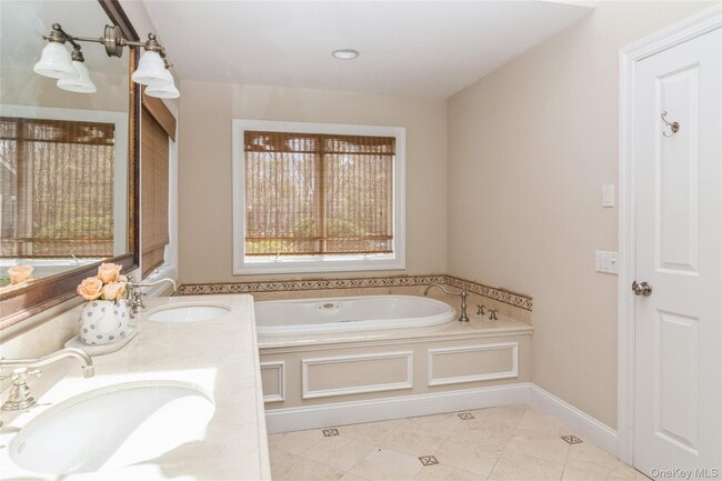 Building Photo - 8 Indian Pipe Dr