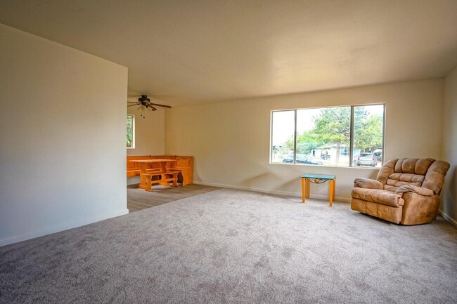 Building Photo - 2765 Applewood Dr