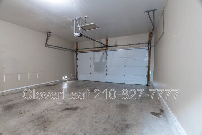 Building Photo - 7422 Bluebonnet Bay