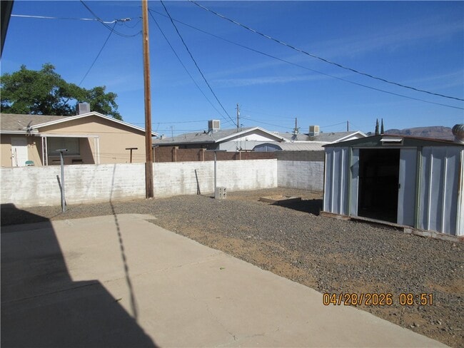 Building Photo - 2011 Wickieup Ave