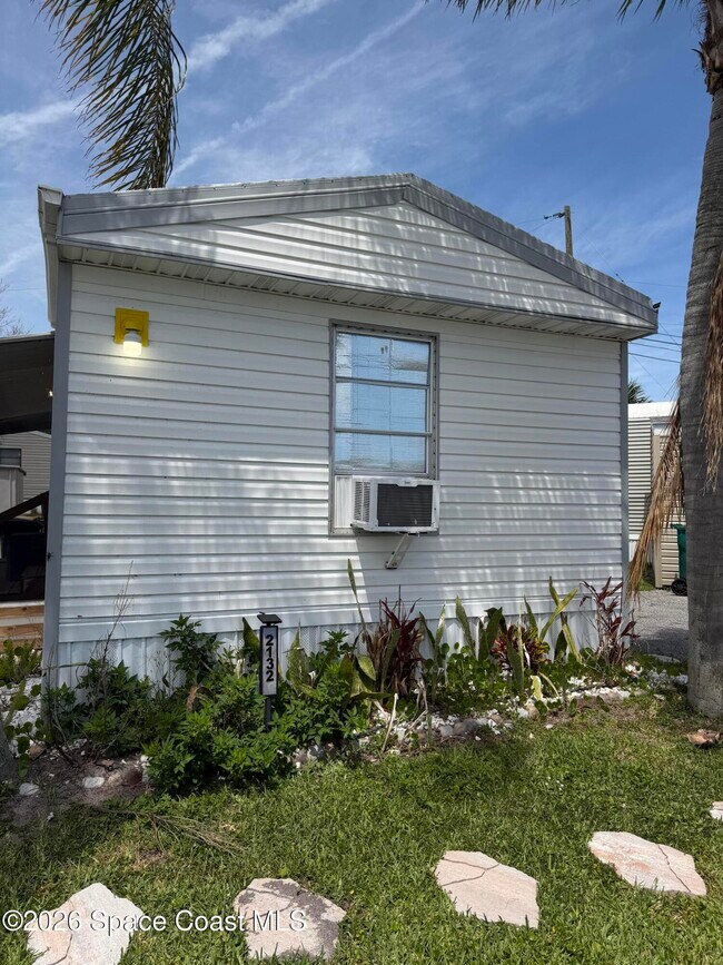 Building Photo - 2132 Rocway Dr