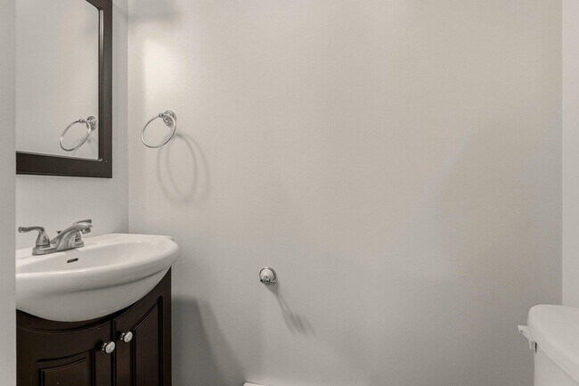 Building Photo - 72 Union St