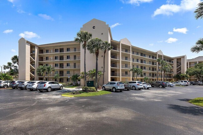 Building Photo - 275 Palm Ave