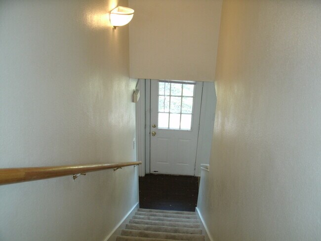 Building Photo - 40100-3105