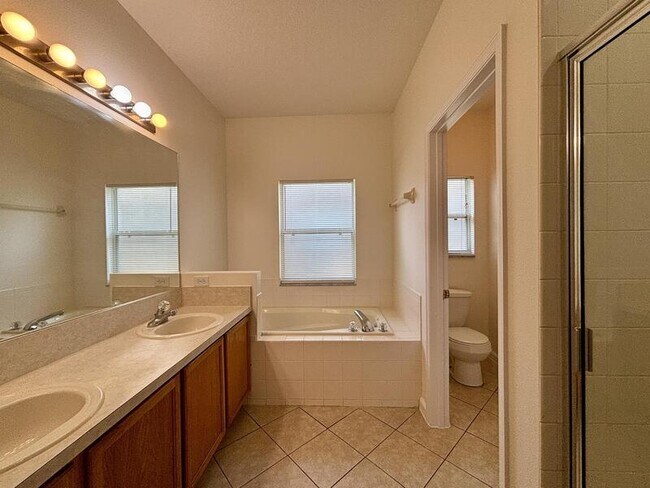 Building Photo - 10245 Cypress Trail Dr