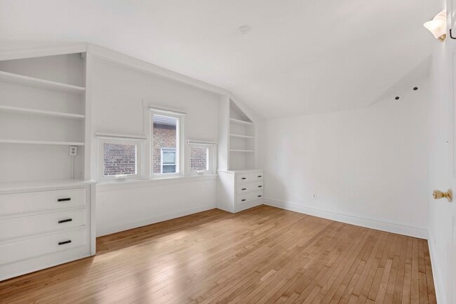 Building Photo - 636 S Euclid Ave