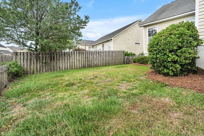 Building Photo - Leland Wedgewood at Lanvale community, Great open floor plan, on level, hardwoods, fire place, ma...