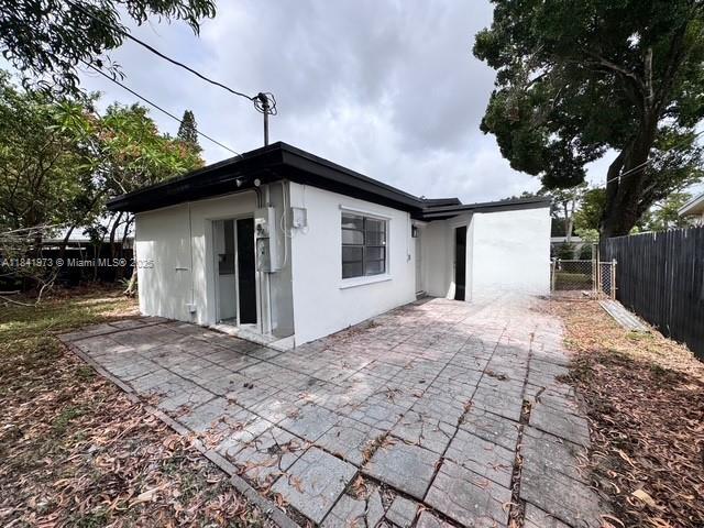 Building Photo - 1108 SW 22nd Ave
