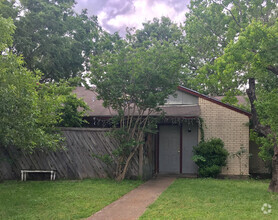 Building Photo - College Station - 2 bedroom / 1 bath Duple...