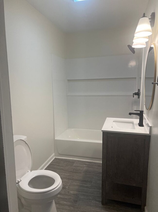 Building Photo - 109 Signal View St