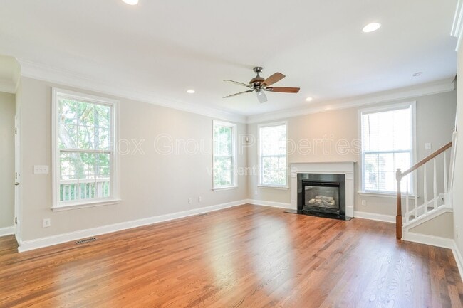 Building Photo - 7356 Sedgebrook Dr W