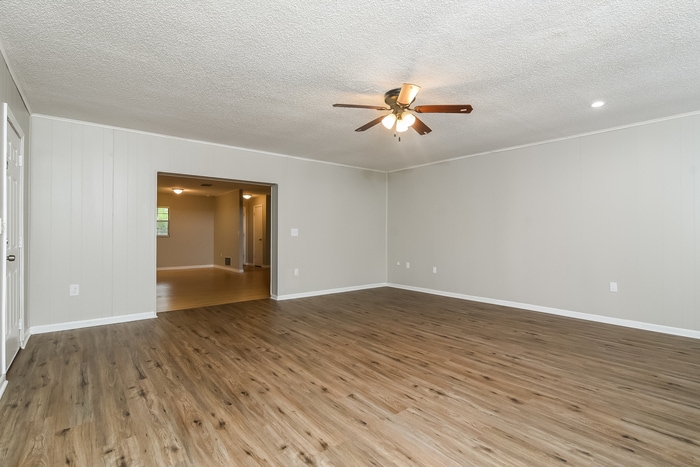 Building Photo - 4750 Kempston Dr
