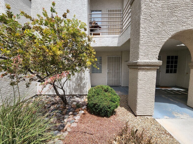 Building Photo - 3150 Soft Breezes Dr