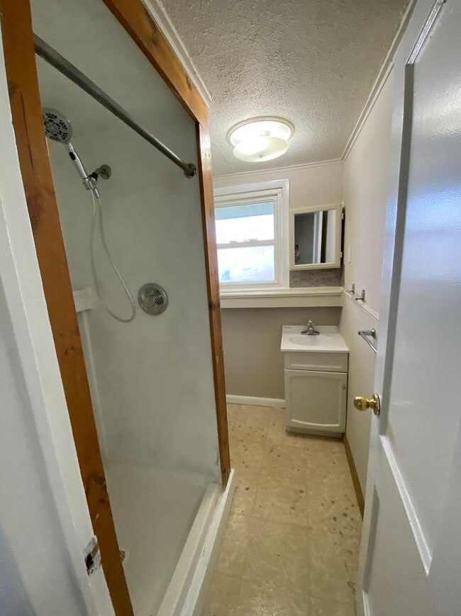 Building Photo - 405 W Pearl St