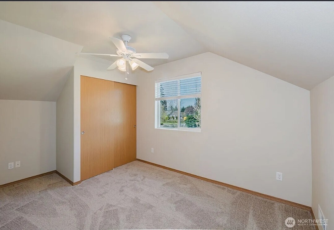 Bedroom 2 - 106 Goldenrod St