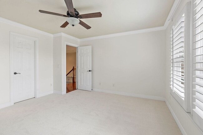 Building Photo - 298 Gillette Dr