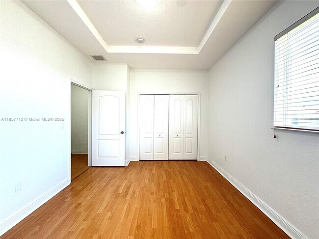 Building Photo - 11667 NE 18th Dr