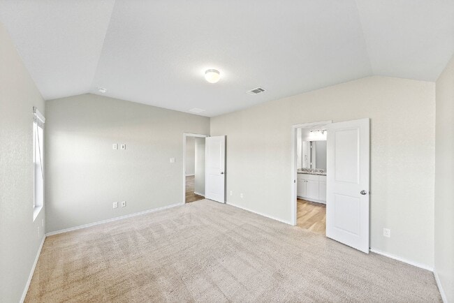 Building Photo - 3-Bed, 2-Bath Sanctuary Where Comfort Meets Charm