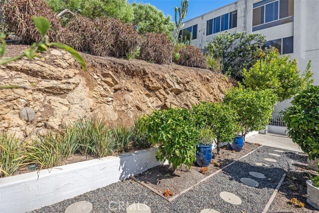 Building Photo - 2142 Ruby Pl