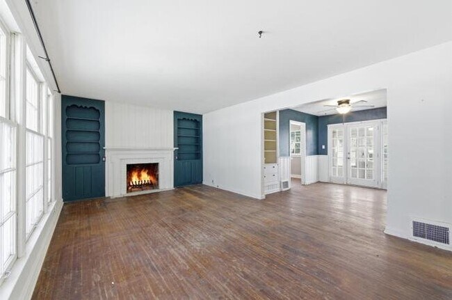Building Photo - 1681 Kenmar St