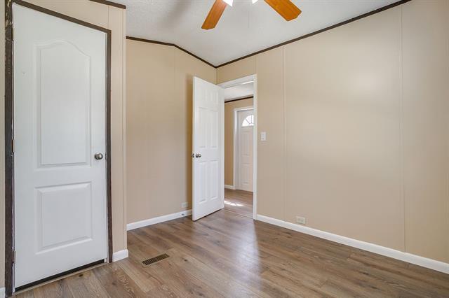 Building Photo - 1948 Lariat Ln