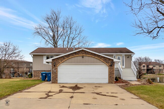 Building Photo - 75 Castle Coombe Ct