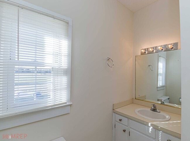 Building Photo - RENOVATED FARMHOUSE in Mt. Olive!