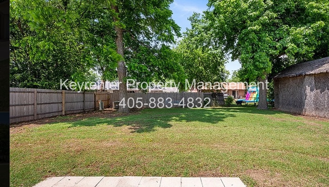 Building Photo - Spacious 3BD, 2BTH Home Right off 12th AVE Minutes from the highway and 5 Minutes from OU Campus!