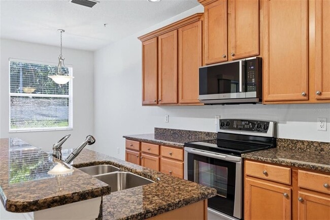 Building Photo - 3717 Parkridge Cir