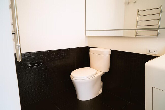 Building Photo - 130 Liberty St