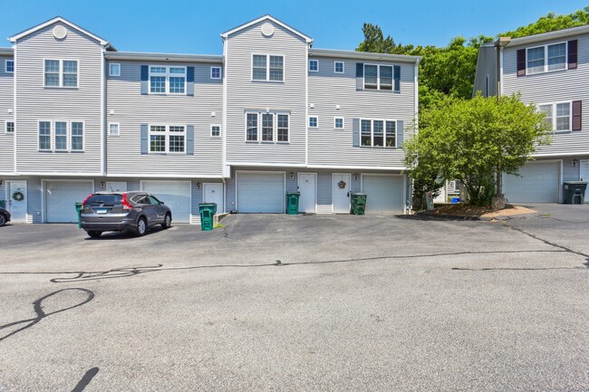 Primary Photo - 43 Harbor View Ln