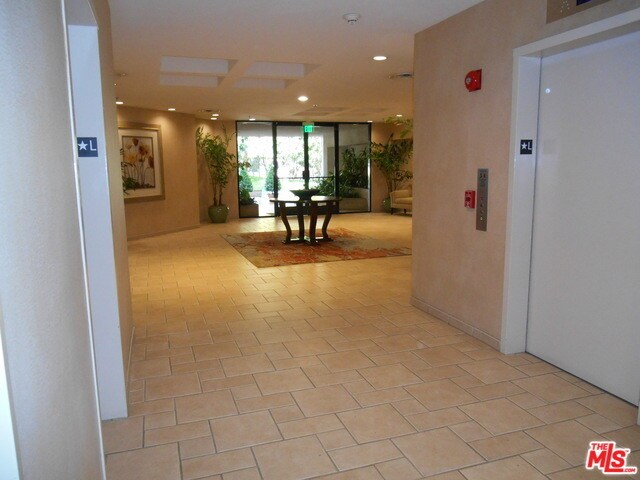 Building Photo - 2131 Century Park Ln