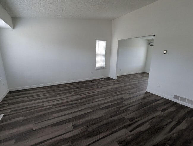 Building Photo - SUPER NICE REMODELED 3 BED, 3 BATH HOME IN HIGHLANDS RANCH!  FEBRUARY 1ST OCCUPANCY!