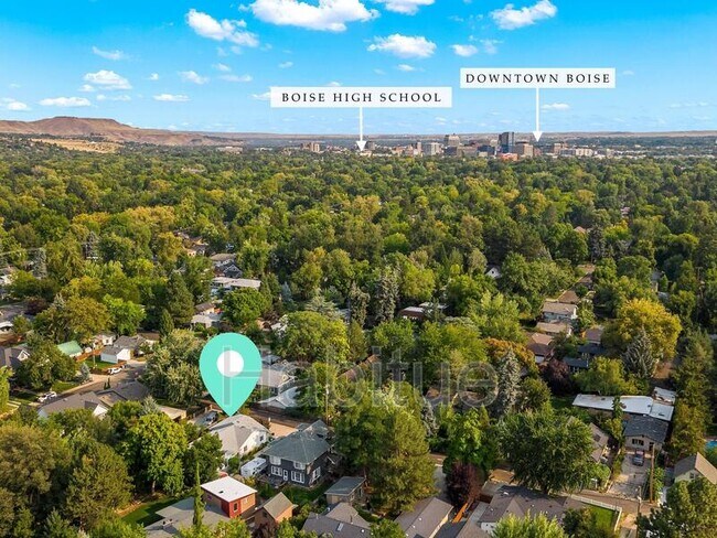 Building Photo - 2160 Dora Ln