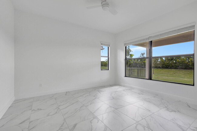 Building Photo - 15878 Key Biscayne Ln