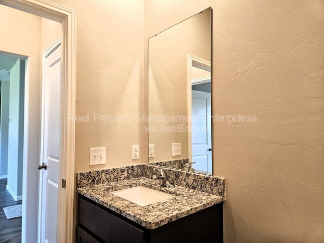 Building Photo - 1616 Amaranth Ln