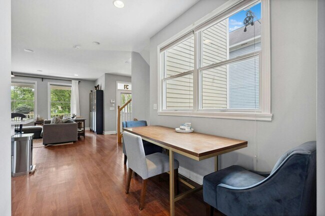Building Photo - 31 S Williams St