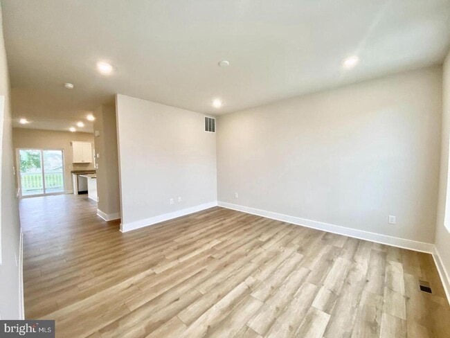 Building Photo - 29418 Oxford Dr