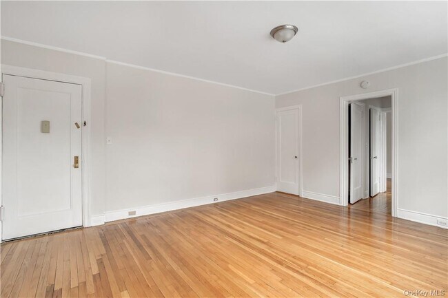 Building Photo - 254 Martine Ave