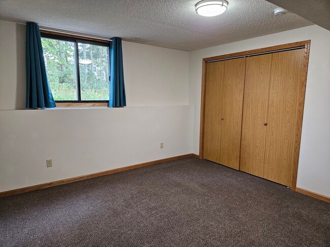 Building Photo - 216 Union St NE