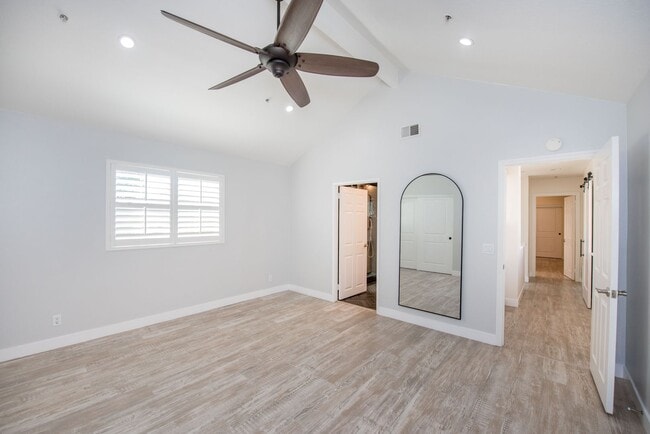 Building Photo - Eastside Costa Mesa Gem