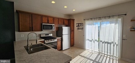 Building Photo - 126 Lindy Wy