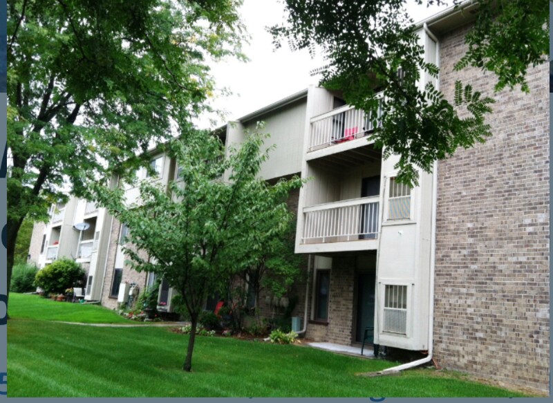 Building Photo - 30445 W 14 Mile Rd