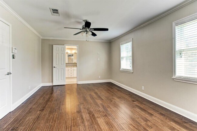 Building Photo - 10806 Wickersham Ln